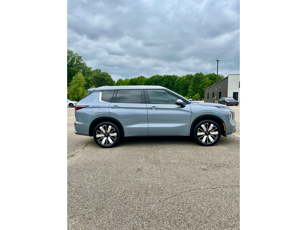 New 2026 Mitsubishi Outlander SEL FWD image 4