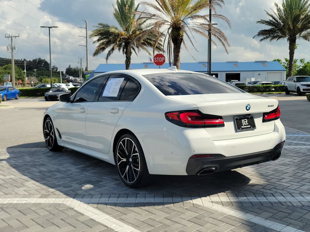 Used 2022 BMW 540i w/ M Sport Package RWD image 3