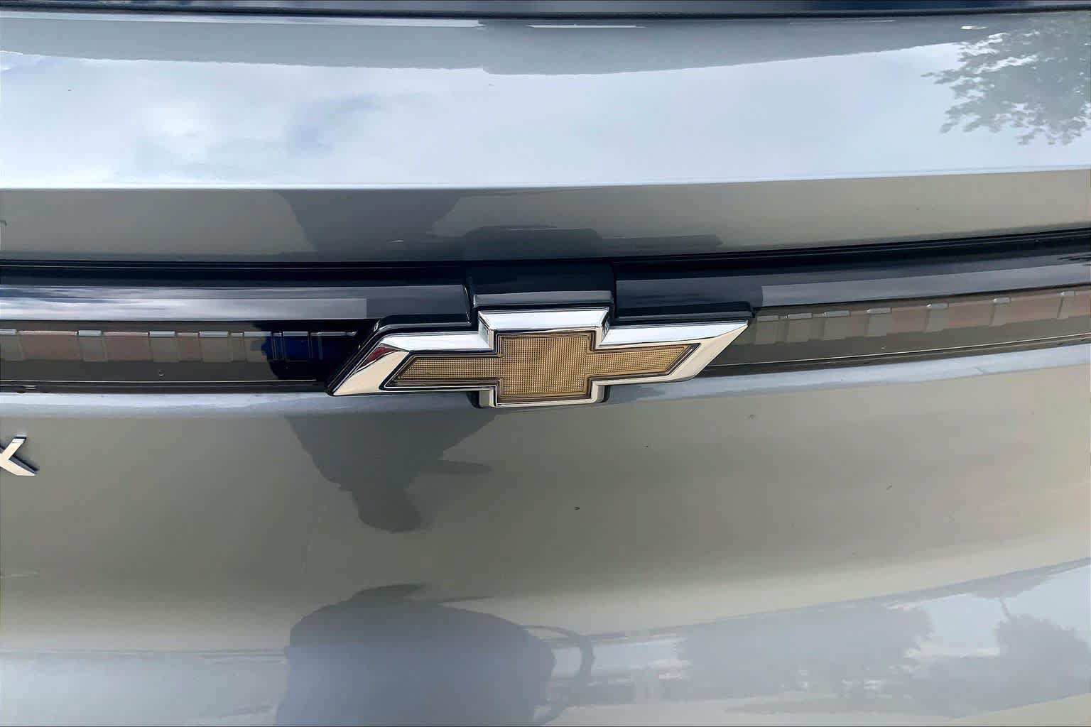 Used 2025 Chevrolet Equinox EV LT FWD image 32
