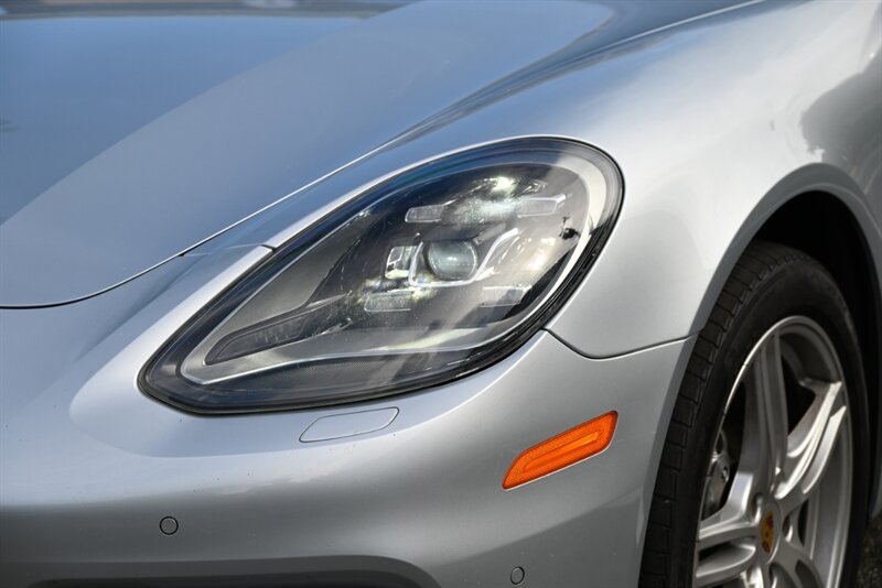 Used 2017 Porsche Panamera 4S w/ Premium Package Plus AWD/4WD image 9