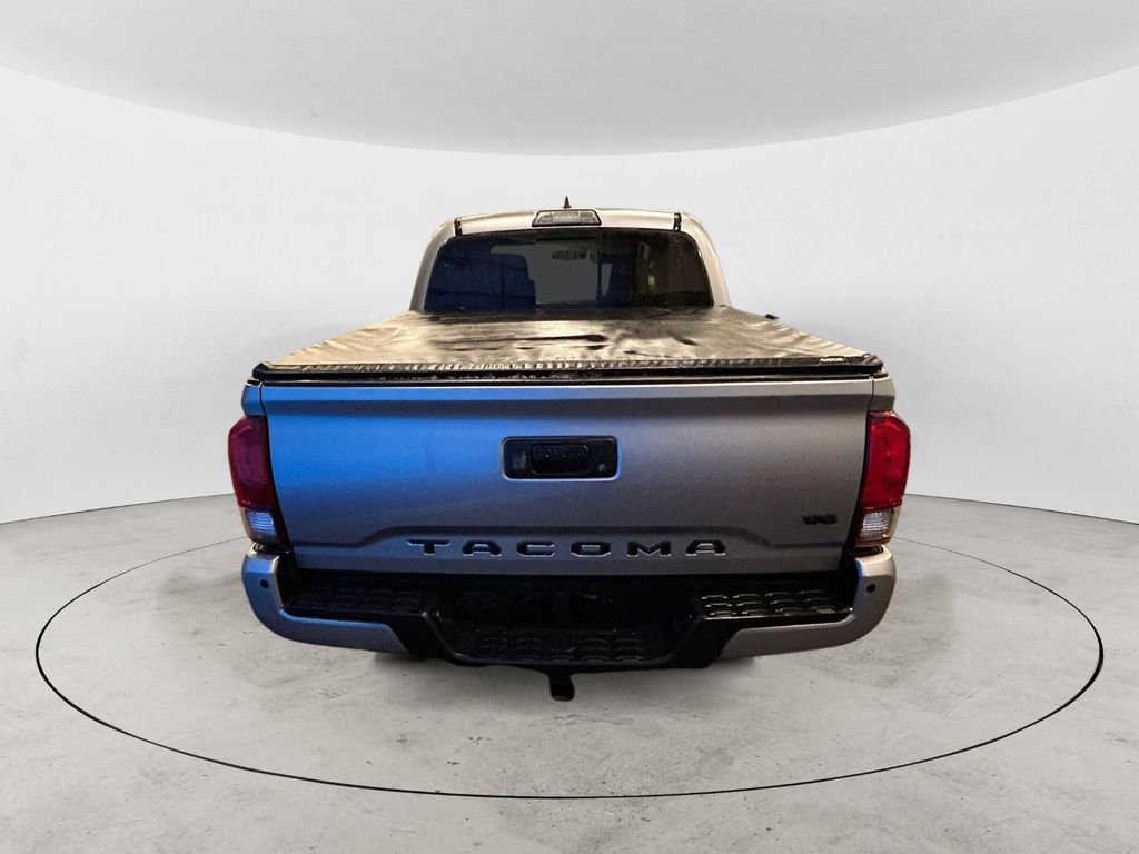 Used 2019 Toyota Tacoma TRD Off-Road w/ Technology Package AWD/4WD image 3