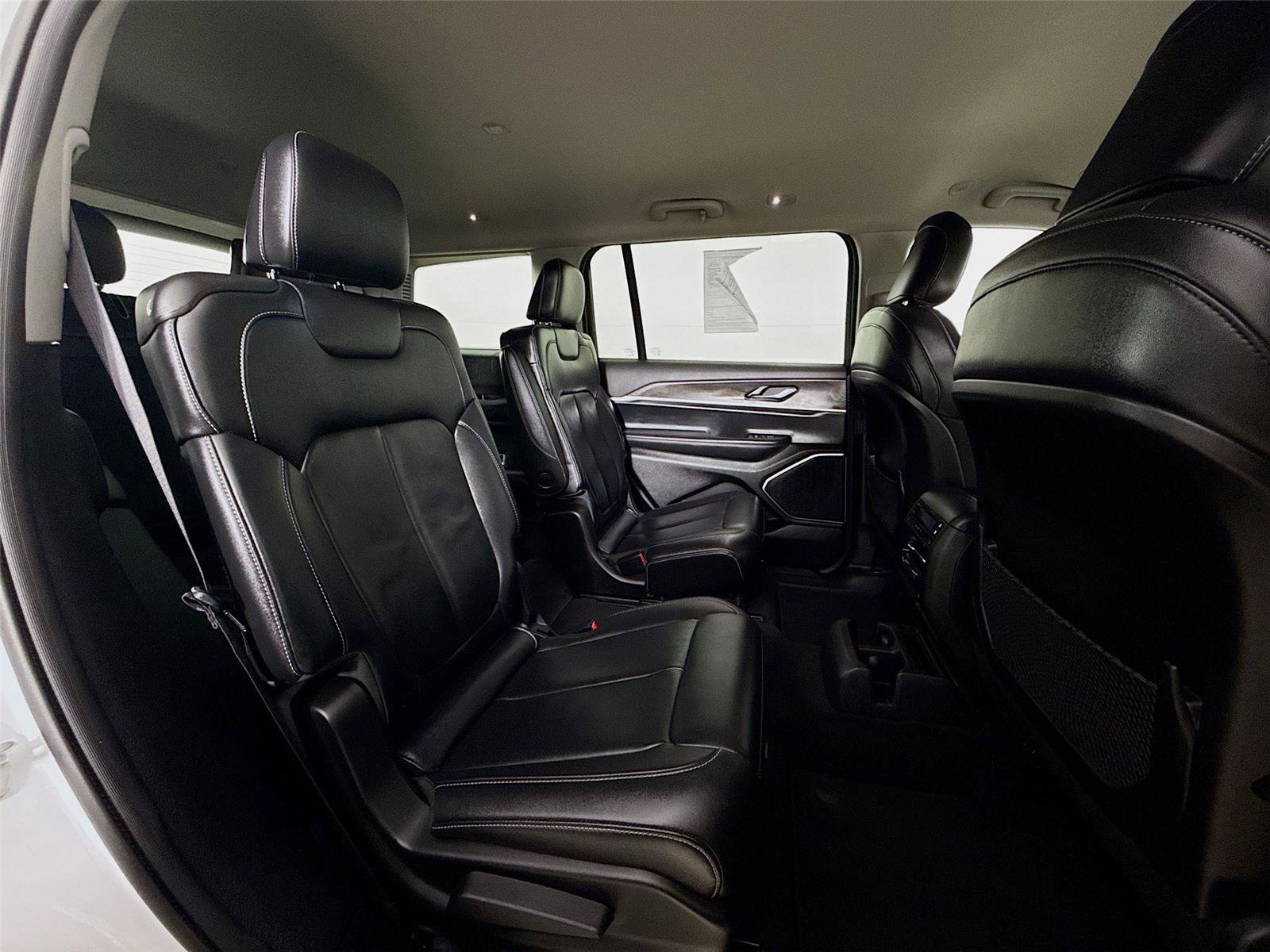 Used 2022 Jeep Grand Cherokee L Limited image 27