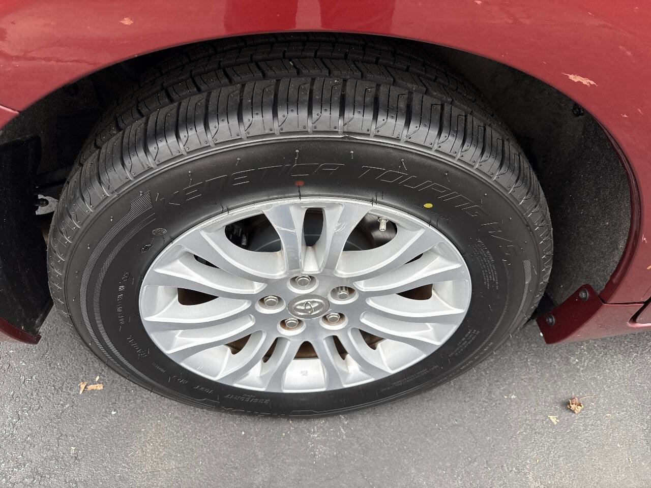 Used 2015 Toyota Sienna image 31