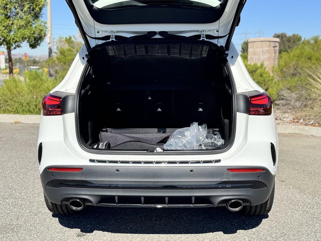 New 2025 Mercedes-Benz GLA 35 AMG 4MATIC image 16