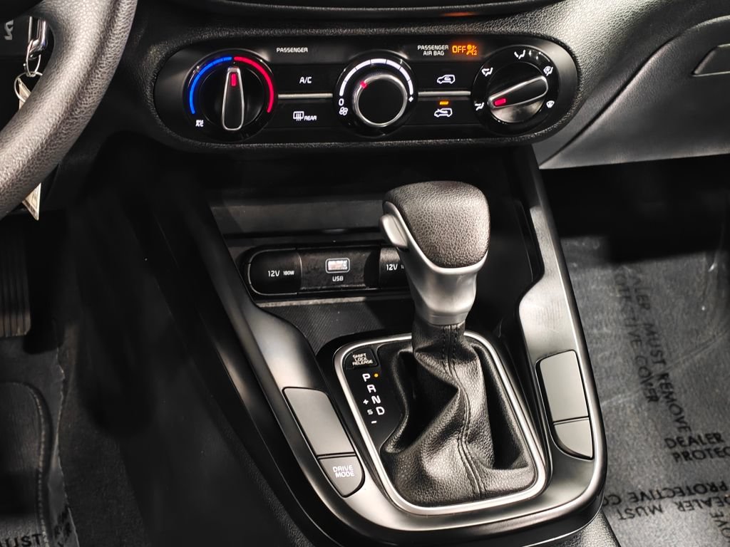 Used 2025 Kia Soul LX w/ LX Technology Package FWD image 8