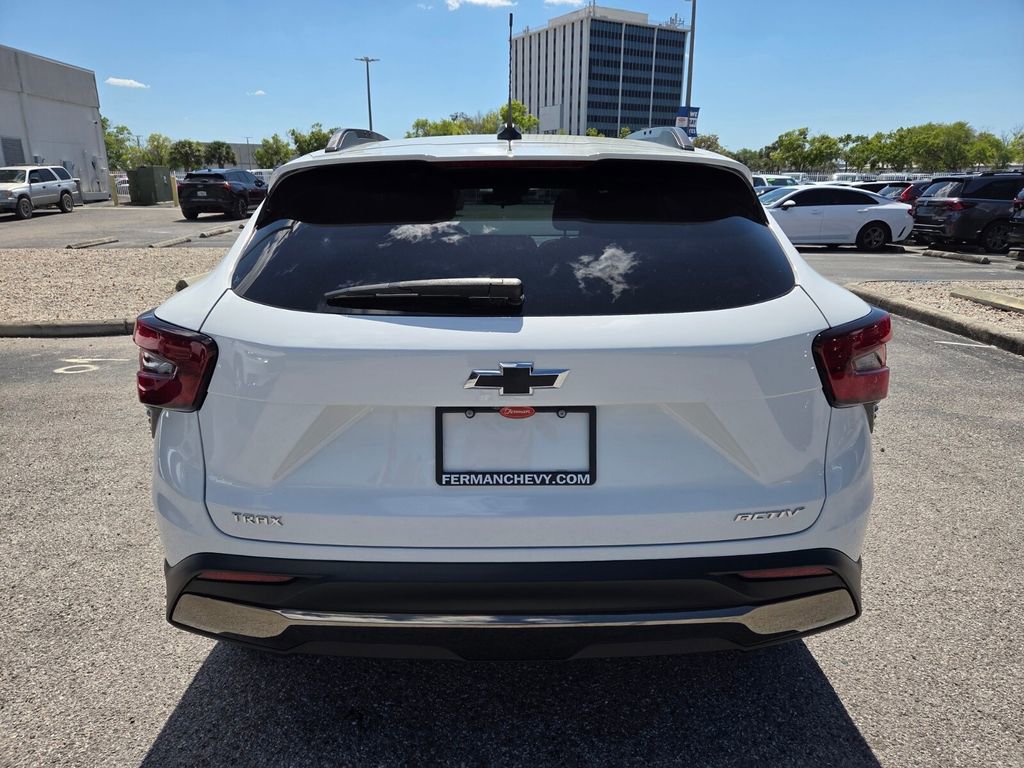 Certified 2024 Chevrolet Trax ACTIV w/ Sunroof Package image 13