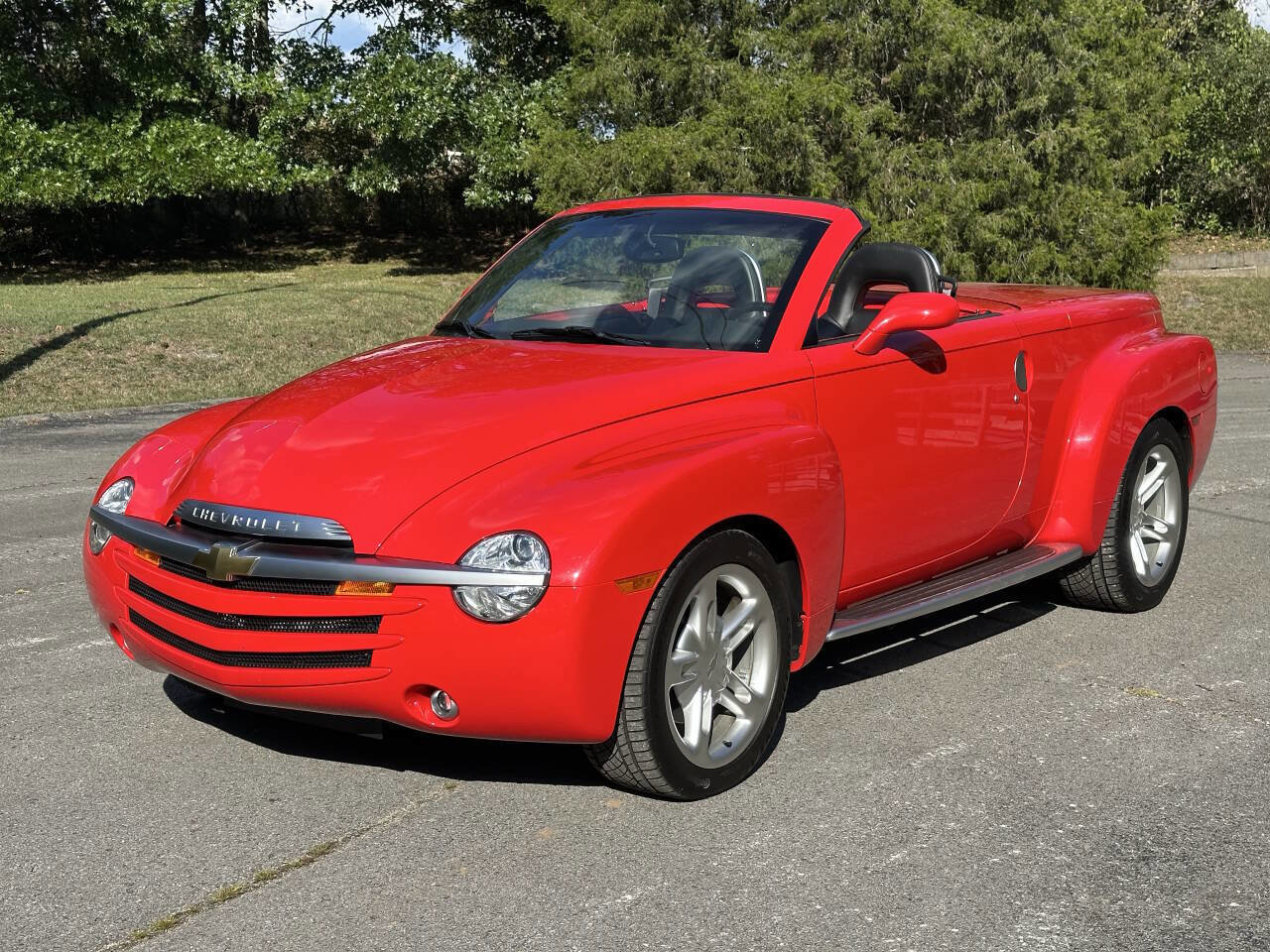 Used 2003 Chevrolet SSR w/ Preferred Equipment Group image 4