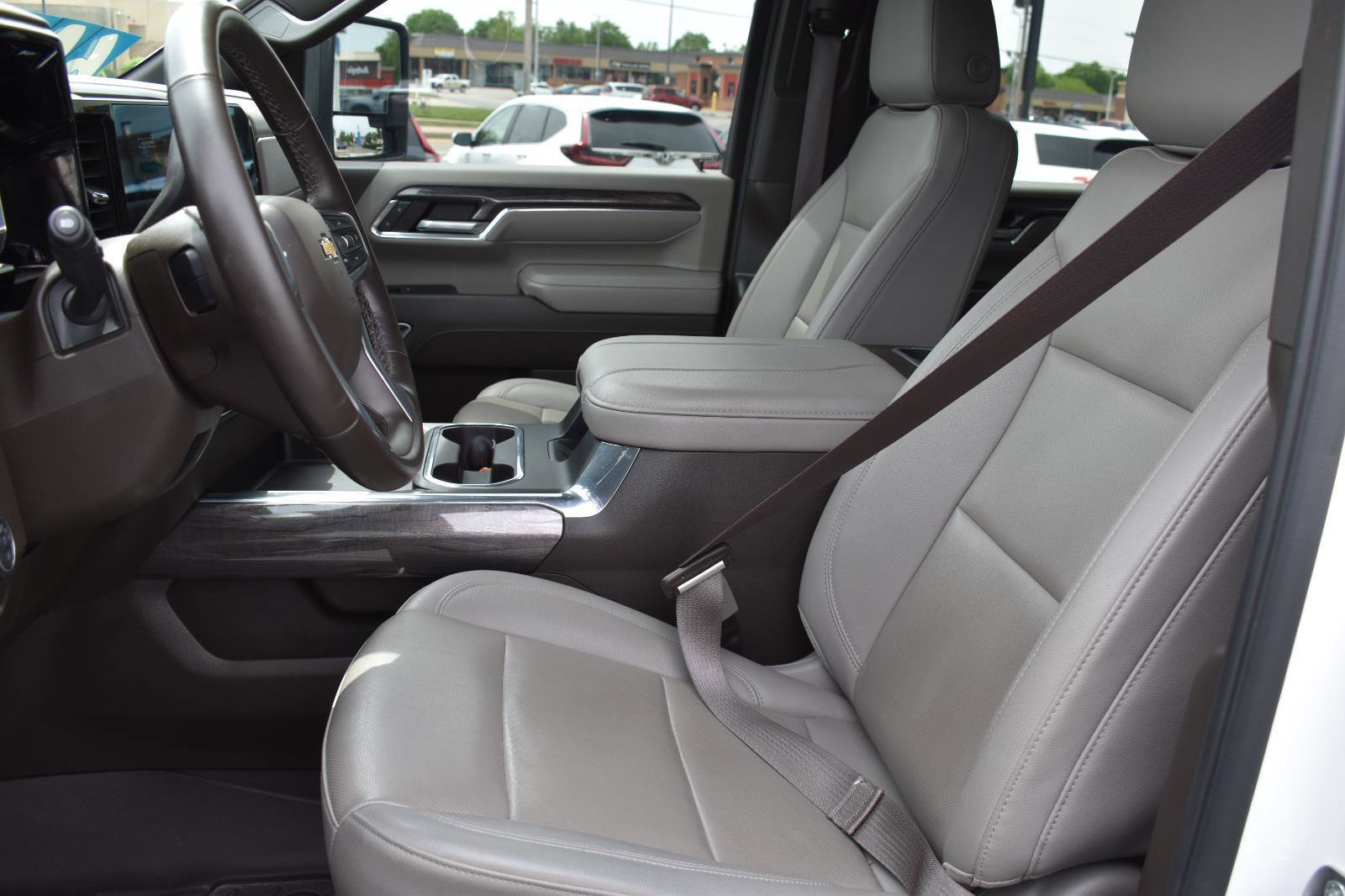 Used 2024 Chevrolet Silverado 2500 LTZ w/ LTZ Convenience Package AWD/4WD image 21