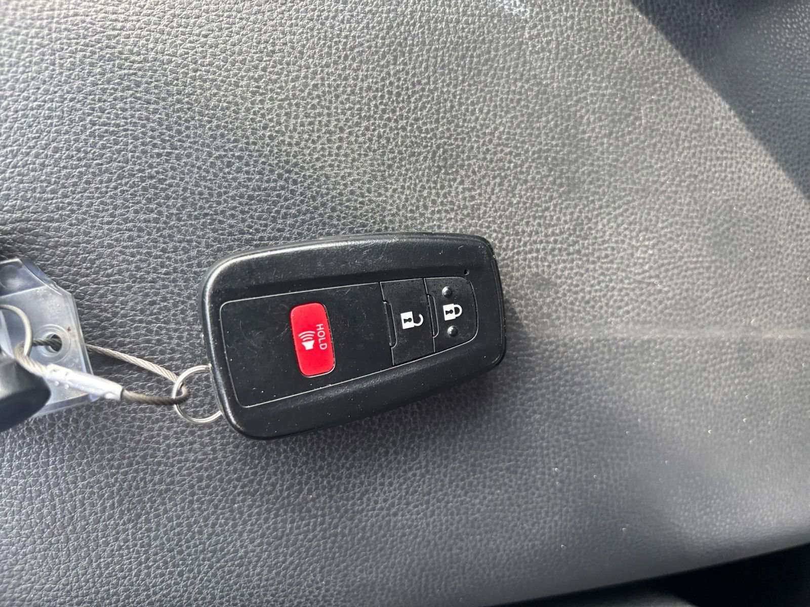 Used 2025 Toyota RAV4 XLE image 22