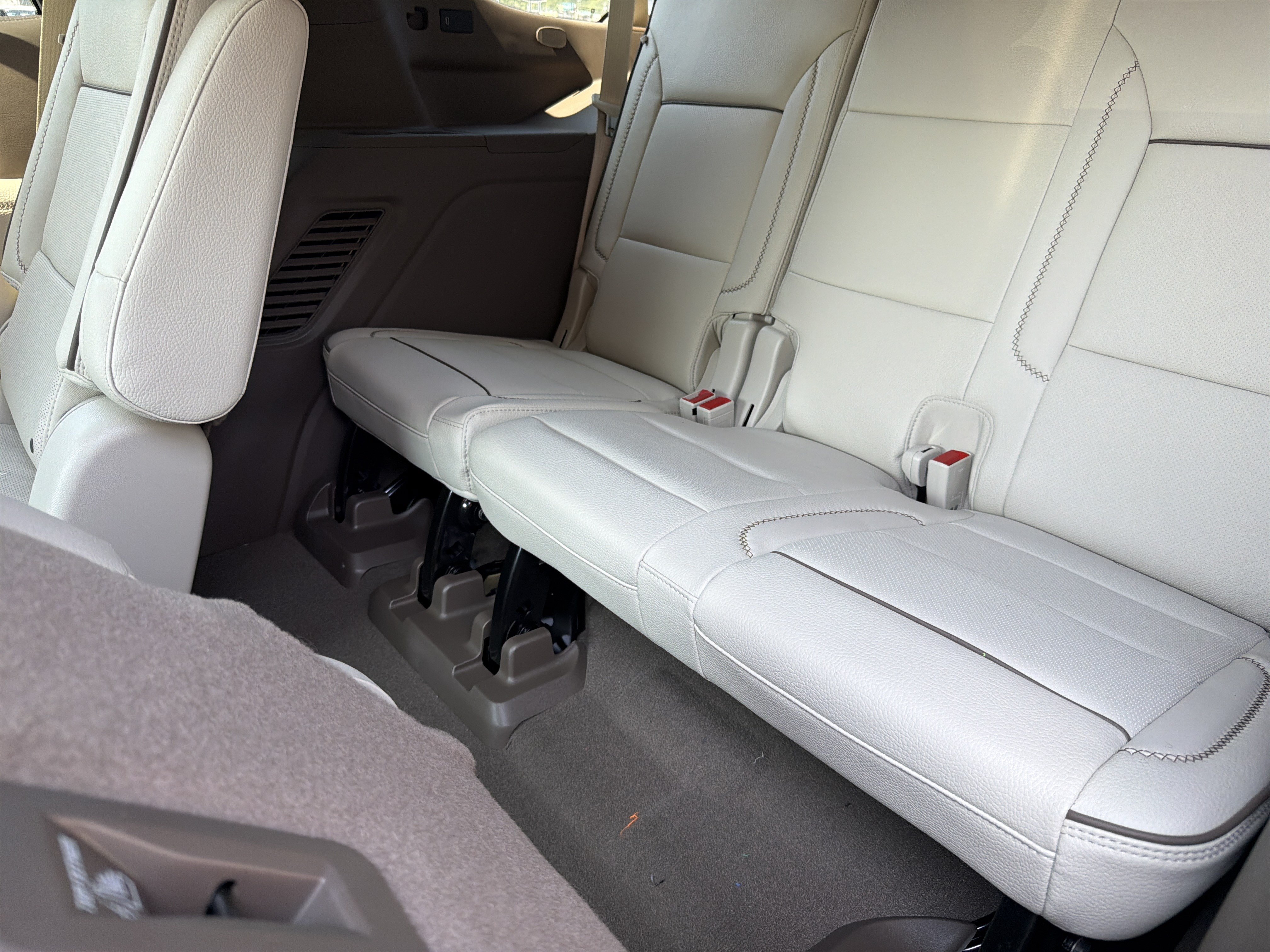 New 2026 GMC Yukon Denali w/ Sun & Power Step Package AWD/4WD image 21