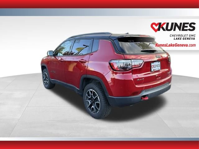 Used 2025 Jeep Compass Trailhawk image 8
