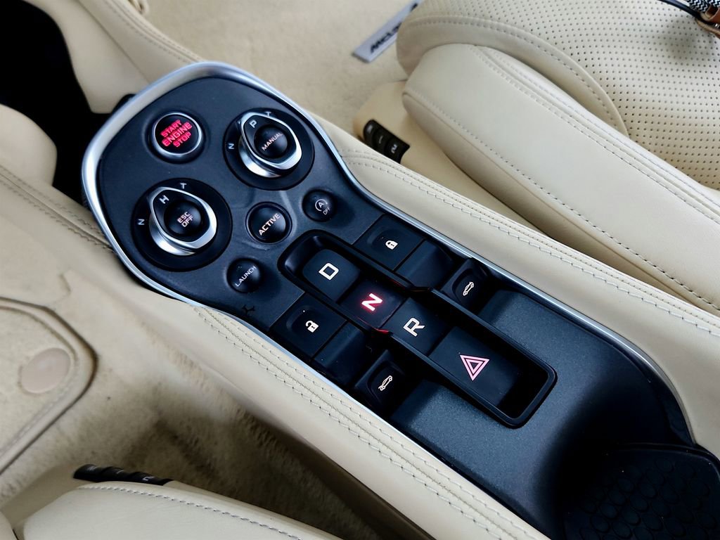 Used 2017 McLaren 570S image 32