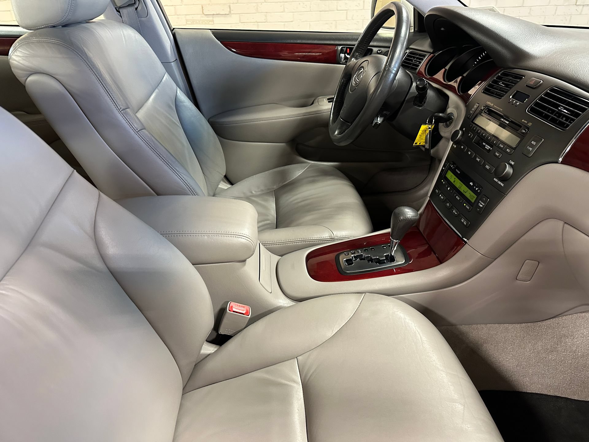 Used 2002 Lexus ES 330 FWD image 21