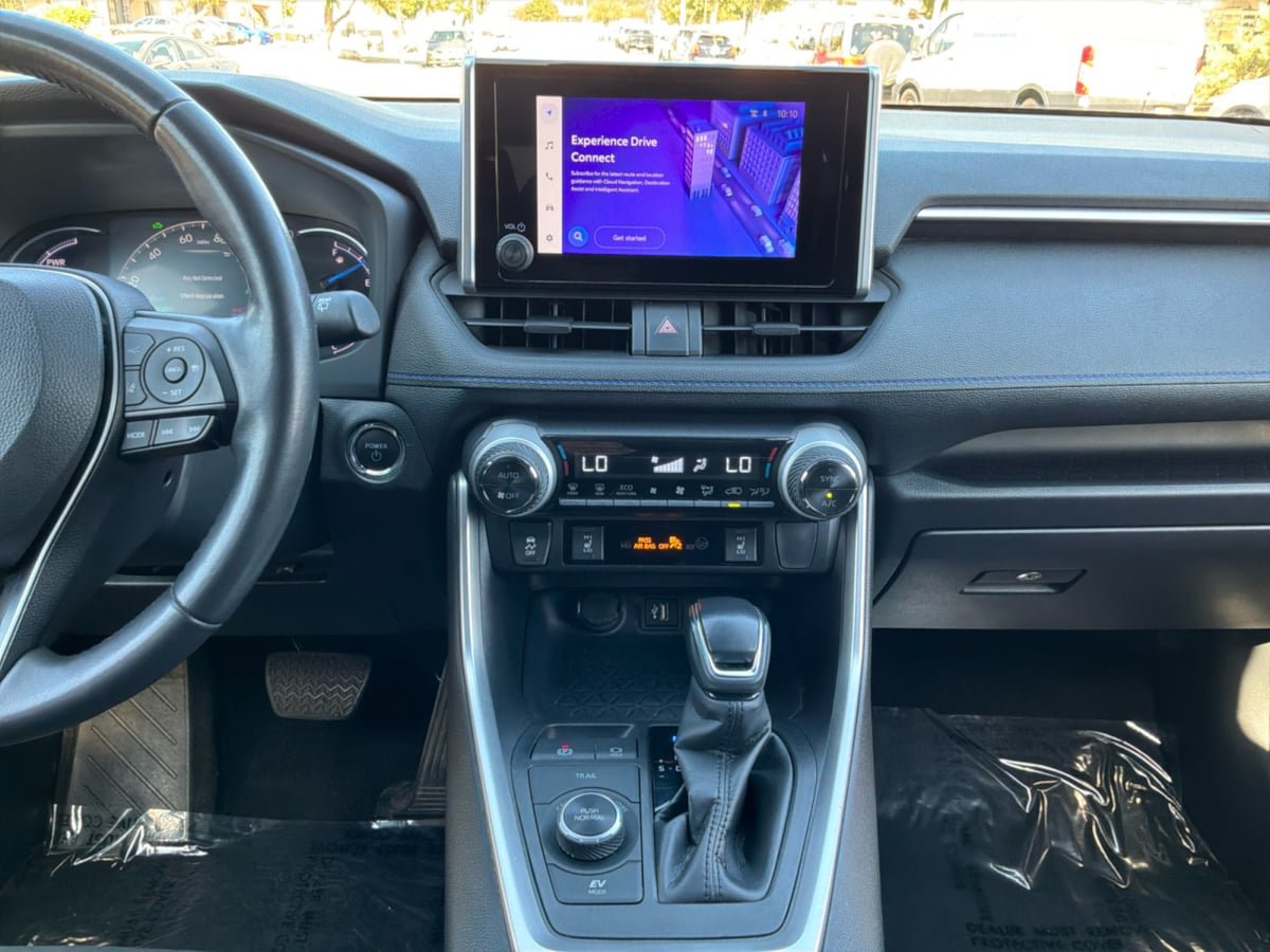 Used 2024 Toyota RAV4 SE w/ Convenience Package AWD/4WD image 15