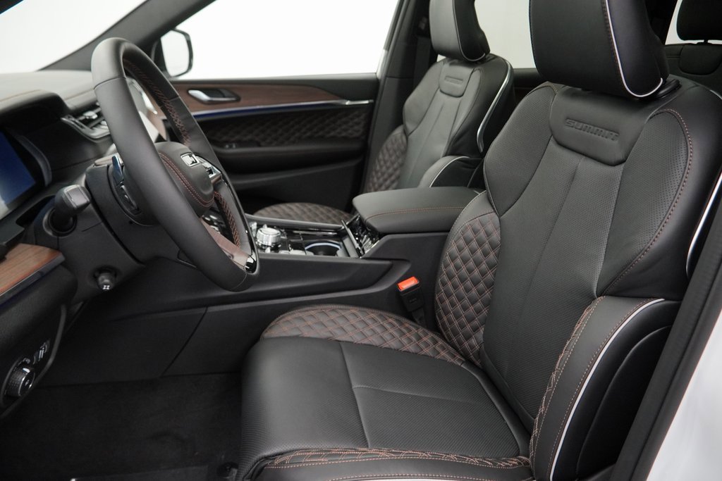 New 2025 Jeep Grand Cherokee Summit w/ Obsidian Package image 15