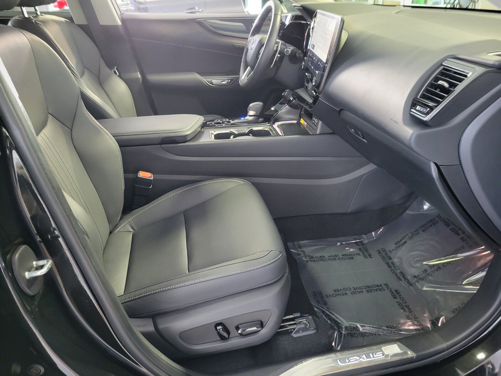 Used 2025 Lexus NX 350h AWD w/ Premium Package image 16