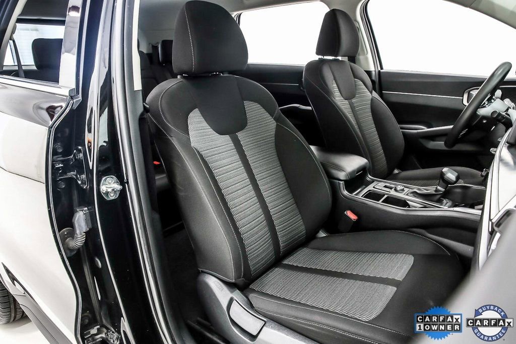 Used 2025 Kia Sorento LX image 33