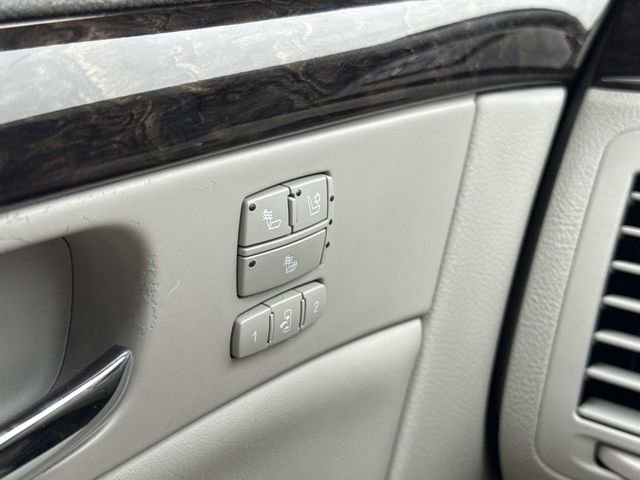 Used 2010 Cadillac DTS Luxury image 36