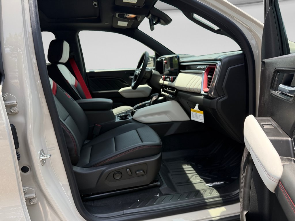 New 2026 GMC Canyon AT4X w/ LPO, Black Badging Package AWD/4WD image 17