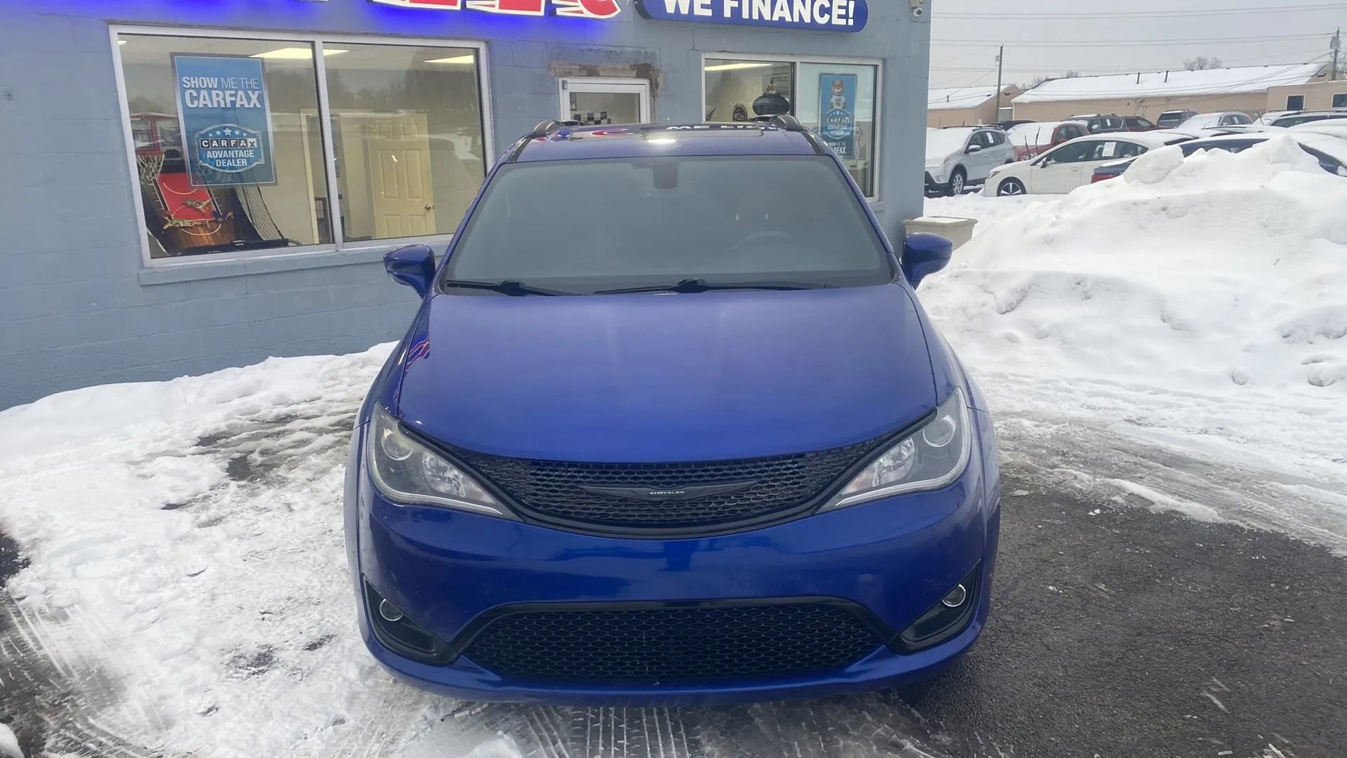 Used 2020 Chrysler Pacifica Touring-L Plus FWD image 3