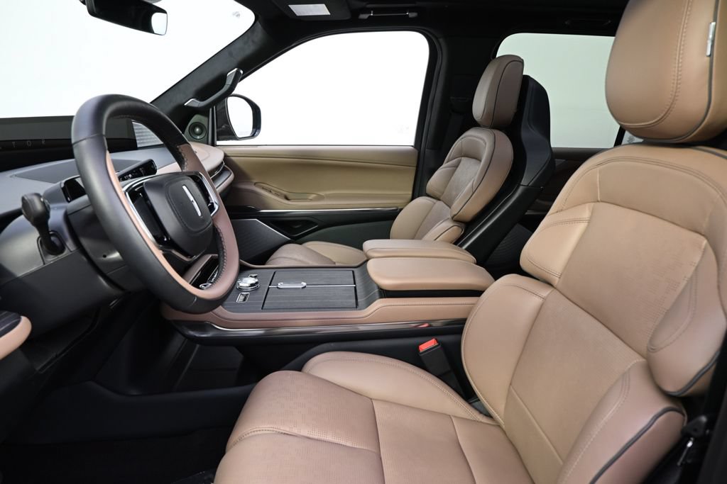 New 2026 Lincoln Navigator L Black Label AWD/4WD image 13