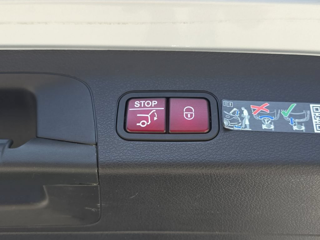 Used 2022 Mercedes-Benz GLS 450 4MATIC image 17