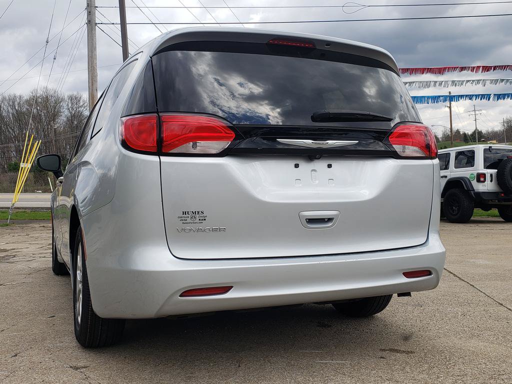 Certified 2023 Chrysler Voyager LX FWD image 6