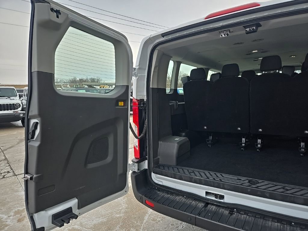 Used 2023 Ford Transit 350 XLT image 92