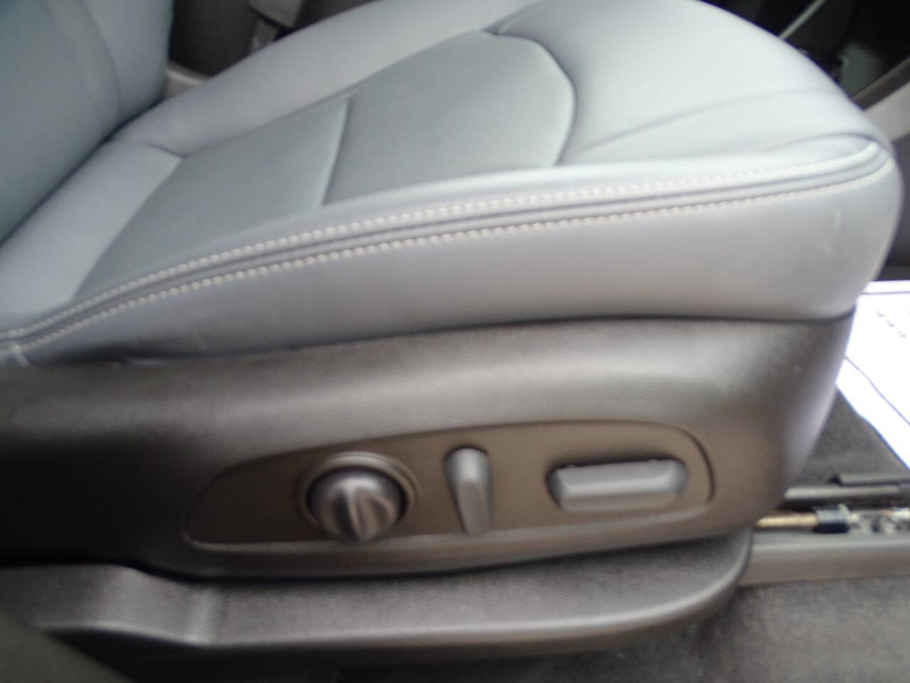 Used 2022 Buick Enclave AWD Essence w/ Sport Touring Edition image 48