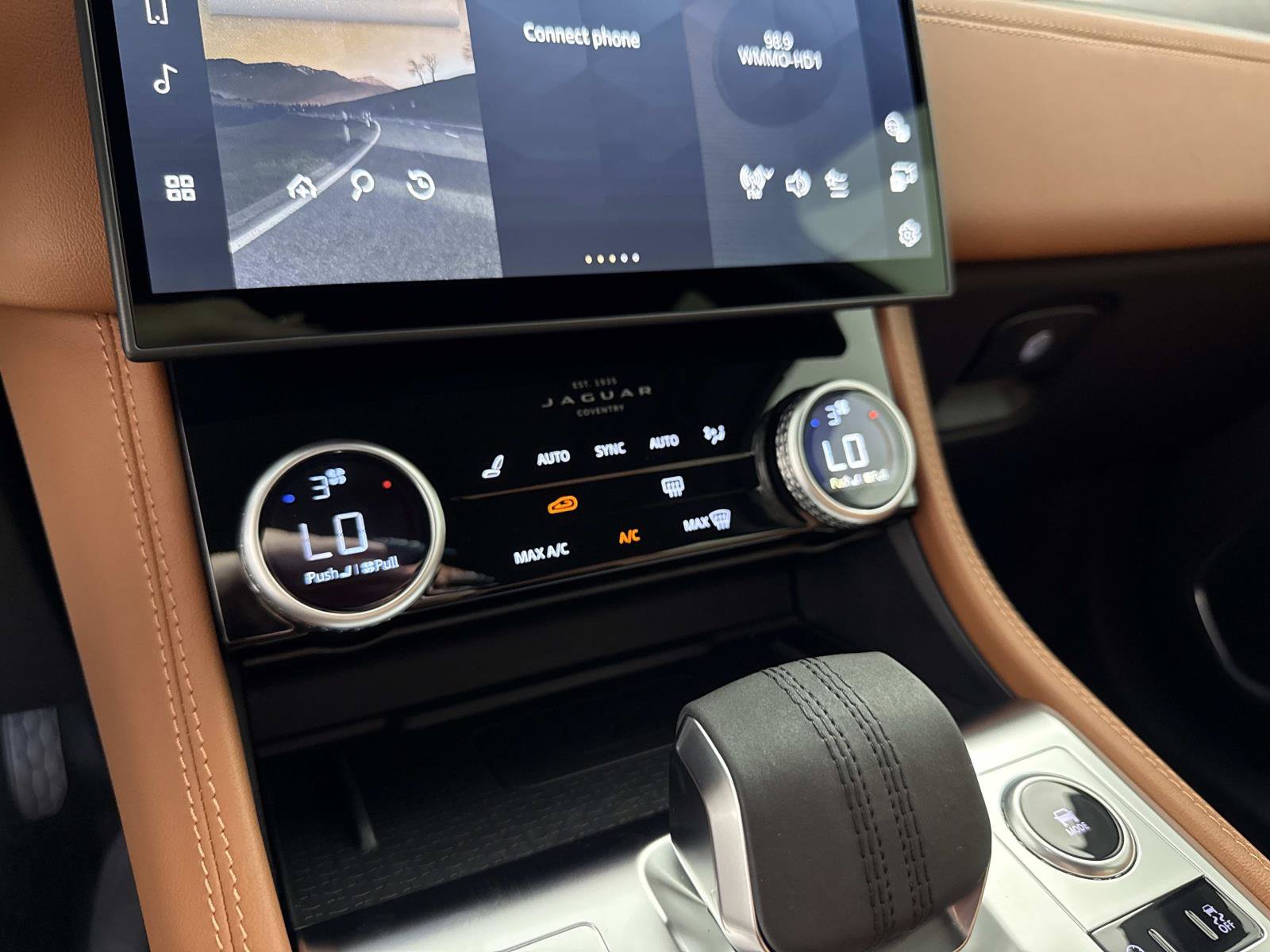 Certified 2026 Jaguar F-PACE R-Dynamic S AWD/4WD image 27