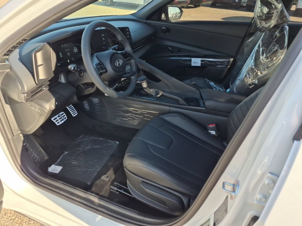 New 2026 Hyundai Elantra SEL Sport FWD image 11