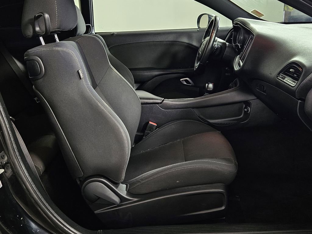 Used 2016 Dodge Challenger R/T RWD image 30