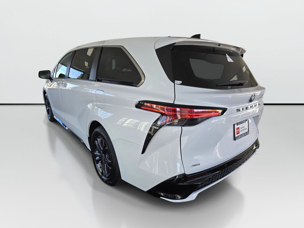 Used 2024 Toyota Sienna XSE AWD/4WD image 3