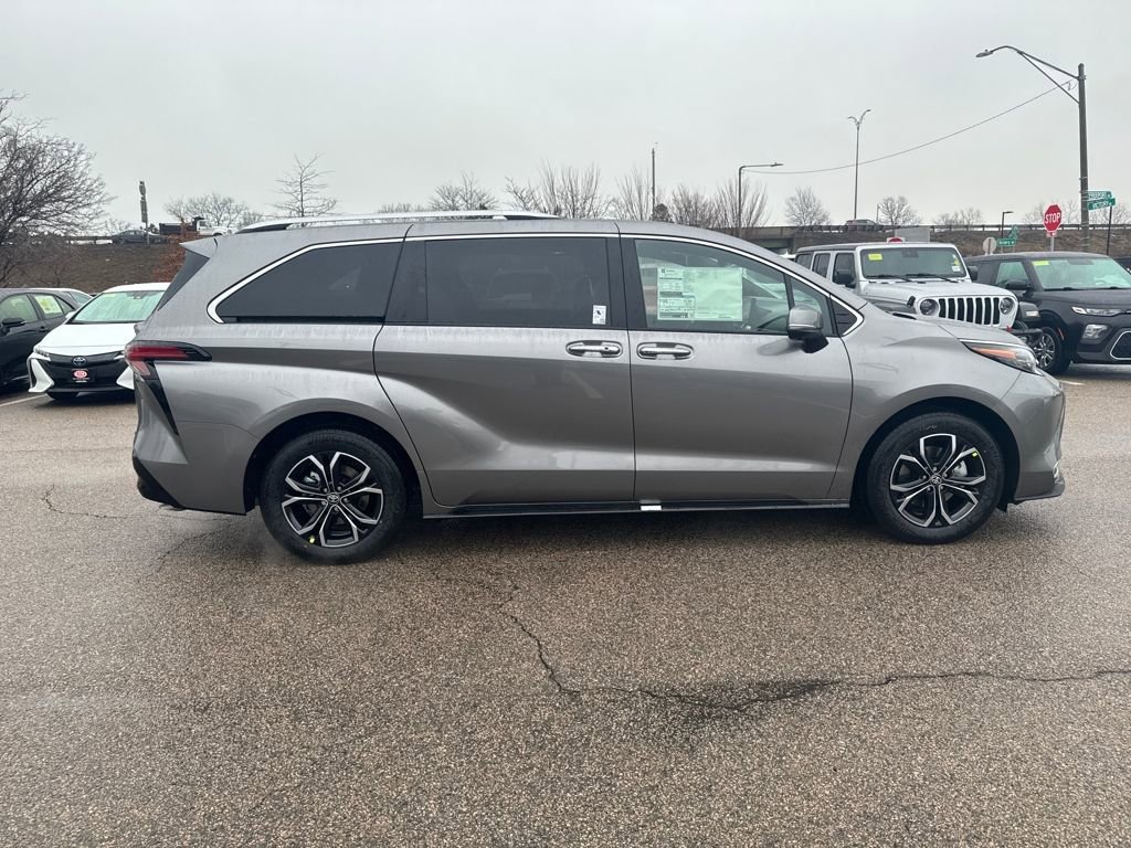 New 2026 Toyota Sienna Platinum image 8