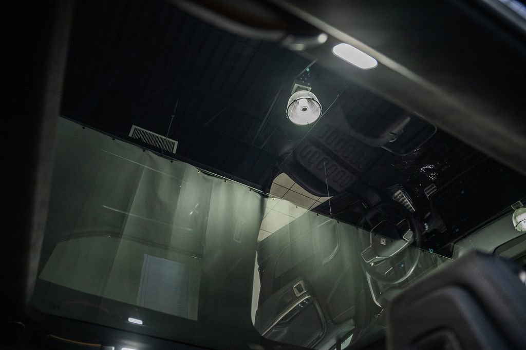 Used 2022 Rivian R1T Adventure image 26