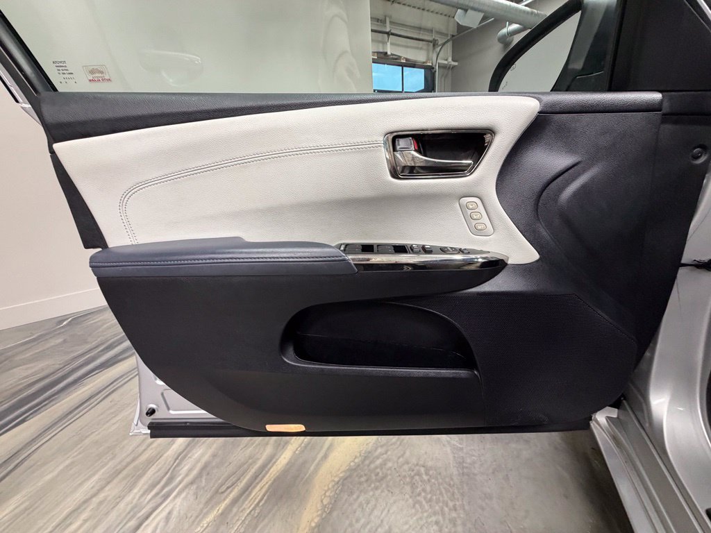 Used 2014 Toyota Avalon XLE Touring FWD image 56
