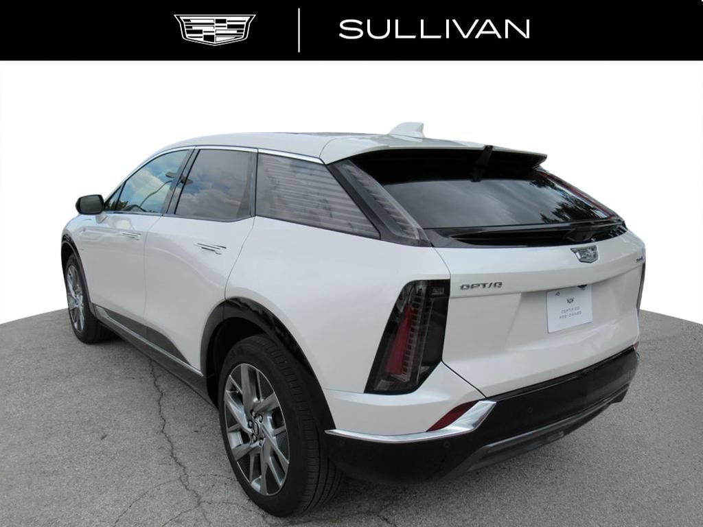 Certified 2025 Cadillac Optiq Luxury 2 w/ LPO, Floor Liner Package AWD/4WD image 6