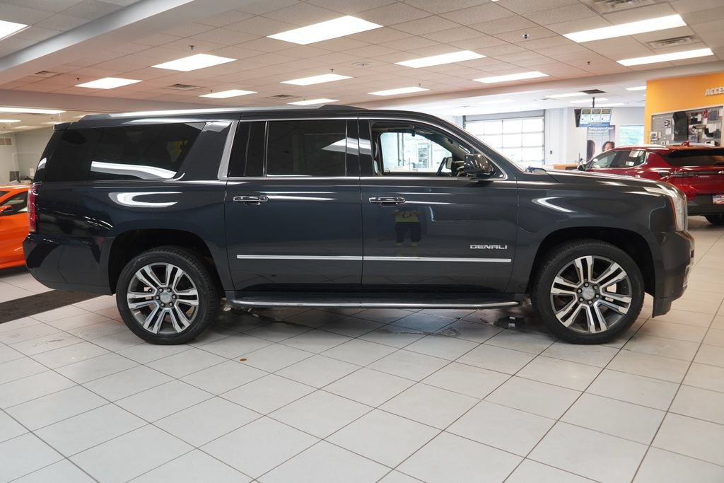 Used 2020 GMC Yukon XL Denali w/ Open Road Package AWD/4WD image 17