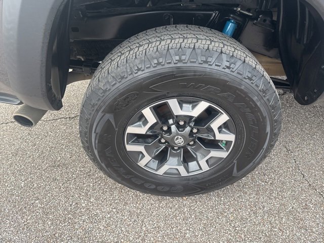 Used 2020 Toyota Tacoma TRD Off-Road image 14