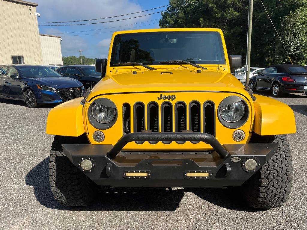 Used 2015 Jeep Wrangler Unlimited Sahara w/ Connectivity Group AWD/4WD image 3