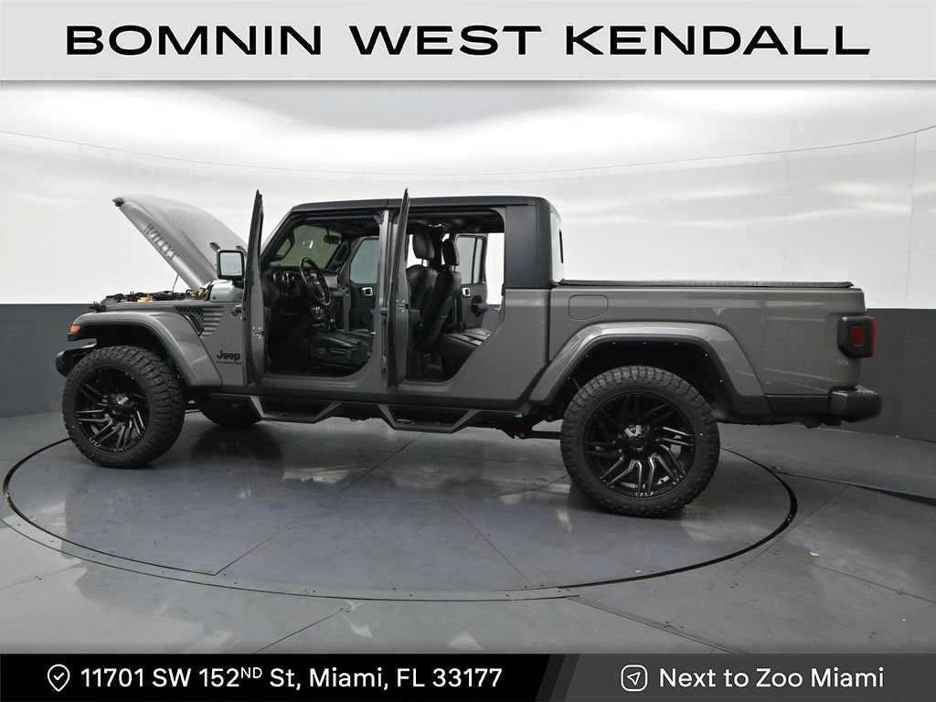 Used 2022 Jeep Gladiator Willys image 31