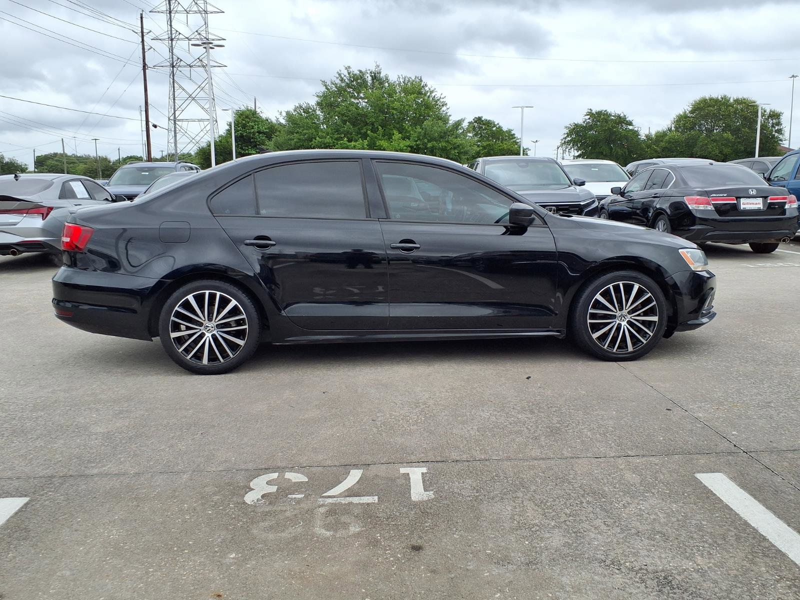 Used 2015 Volkswagen Jetta Sport FWD image 25