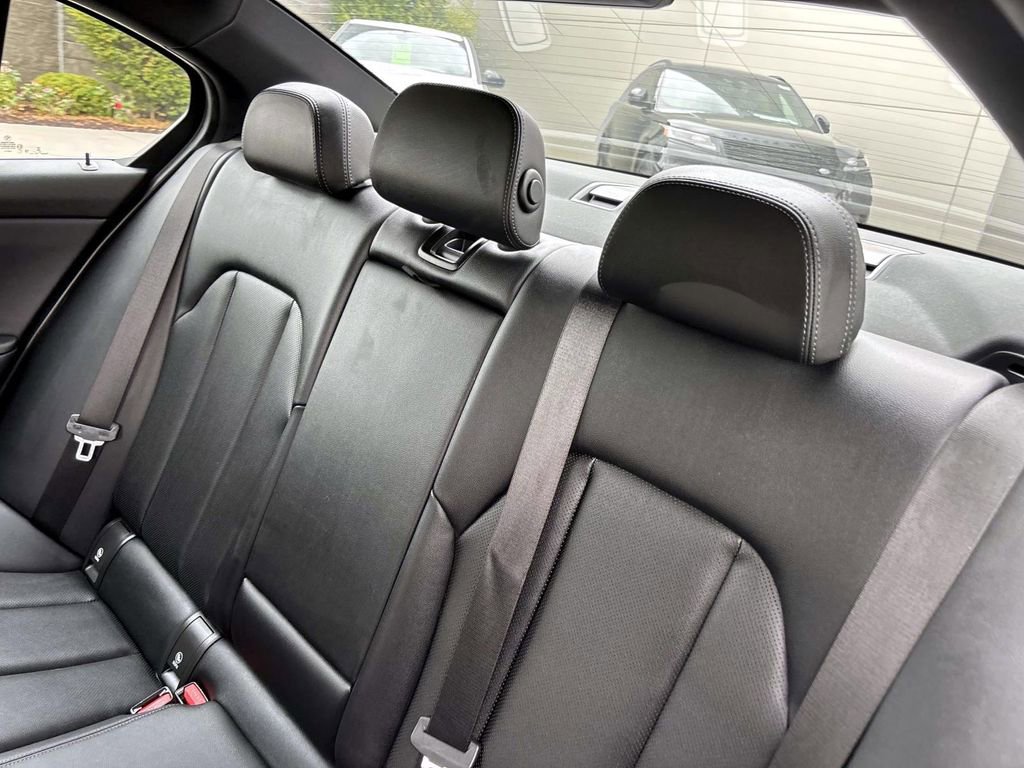 Certified 2024 BMW 330i xDrive Sedan image 28