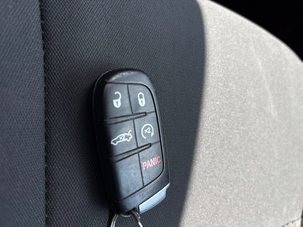 Used 2019 Dodge Challenger R/T w/ Driver Convenience Group RWD image 25