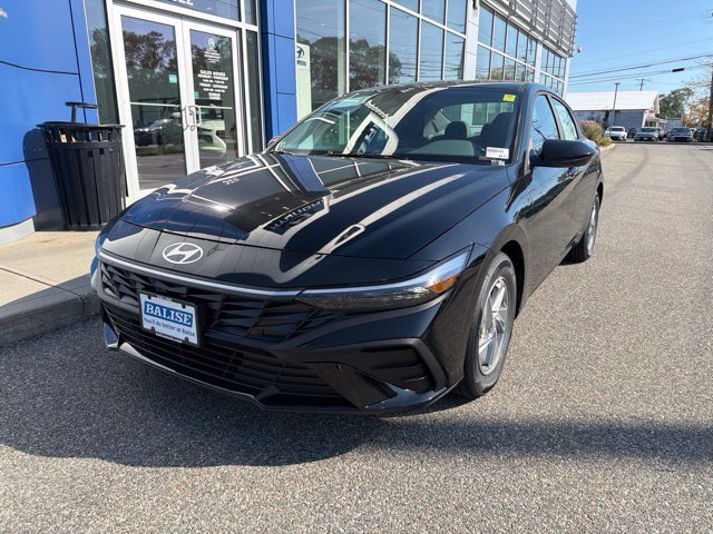 New 2026 Hyundai Elantra SE FWD image 2