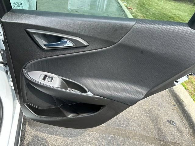Used 2022 Chevrolet Malibu LT FWD image 39