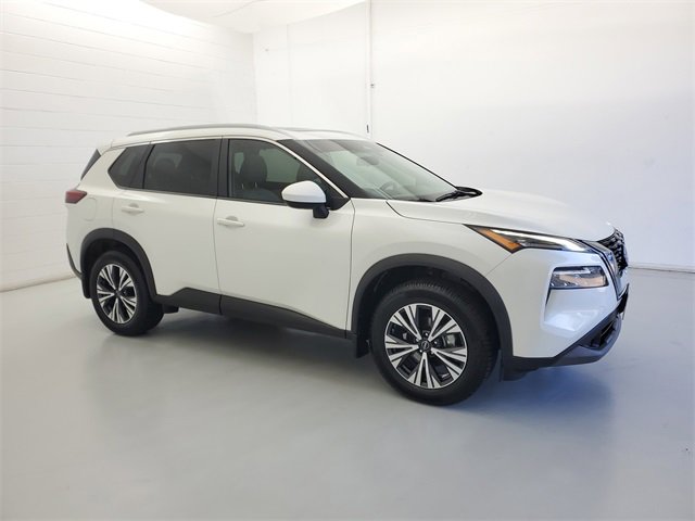 Used 2023 Nissan Rogue SV w/ SV Premium B Package image 4