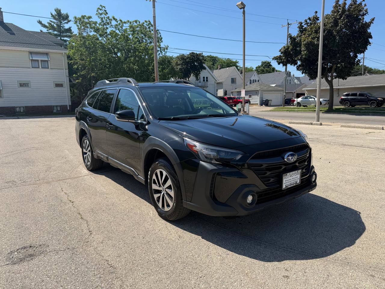 Used 2024 Subaru Outback Premium AWD/4WD image 1