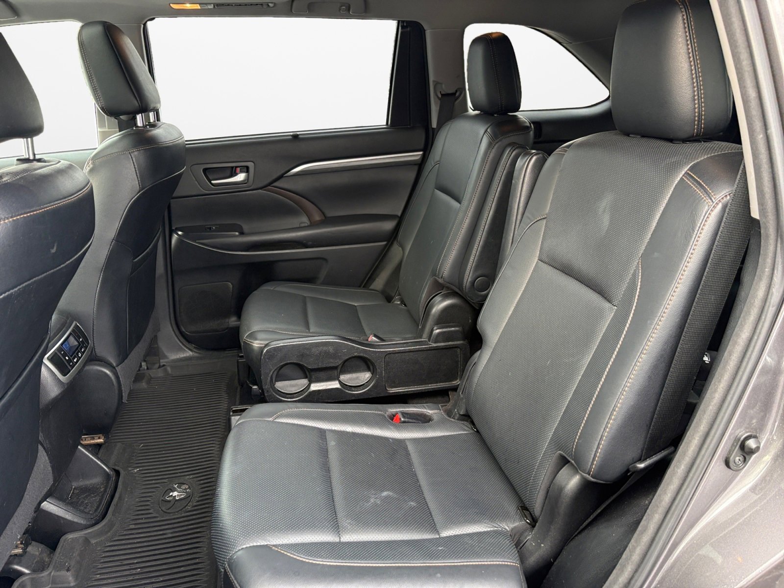 Used 2018 Toyota Highlander Limited Platinum image 13