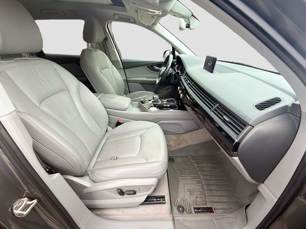 Used 2017 Audi Q7 3.0T Premium Plus w/ Premium Plus Package image 15
